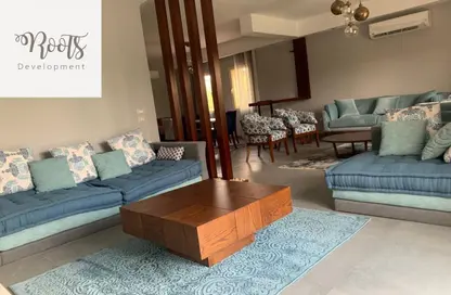 Twin House - 3 Bedrooms - 4 Bathrooms for rent in Street 10 - Greens - 6th District - Sheikh Zayed City - Giza