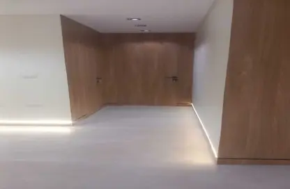 Clinic - Studio - 1 Bathroom for rent in Zahraa Al Maadi St. - Degla - Hay El Maadi - Cairo