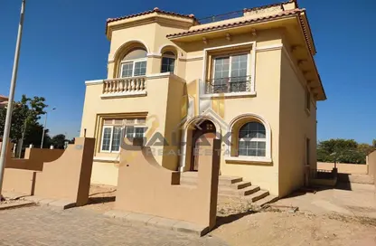 Villa - 3 Bedrooms - 5 Bathrooms for sale in Hyde Park - 5th Settlement Compounds - The 5th Settlement - New Cairo City - Cairo