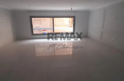 Apartment - 3 Bedrooms - 3 Bathrooms for sale in Shooting Club Street - Dokki - Giza