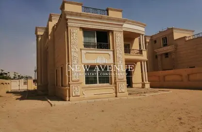 Villa - 5 Bedrooms - 5 Bathrooms for sale in Fountain Park - 5th Settlement Compounds - The 5th Settlement - New Cairo City - Cairo