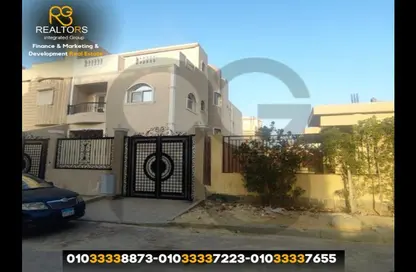 Twin House - 5 Bedrooms - 5 Bathrooms for sale in Al Feda Gardens - Sheikh Zayed Compounds - Sheikh Zayed City - Giza