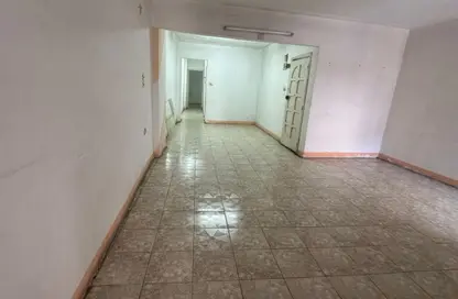 Apartment - 3 Bedrooms - 1 Bathroom for sale in Gamal Abdel Nasser St. - El Mandara - Hay Than El Montazah - Alexandria