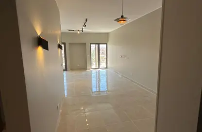 شقة - 3 غرف نوم - 2 حمامات للايجار في مون ريزيدنس - فيفث سكوير - التجمع الخامس - مدينة القاهرة الجديدة - القاهرة
