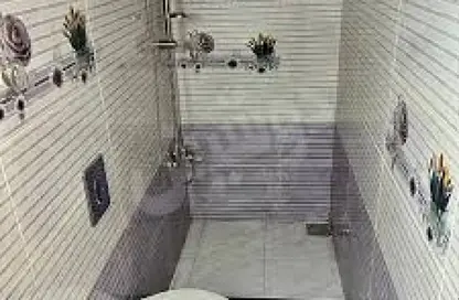 Whole Building - 2 Bedrooms - 1 Bathroom for sale in Al Mansoura - Al Daqahlya
