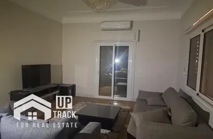 Apartment - 3 Bedrooms - 3 Bathrooms for rent in Zamalek - Cairo