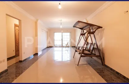 Apartment - 3 Bedrooms - 3 Bathrooms for sale in Abdel Salam Aref St. - Glim - Hay Sharq - Alexandria