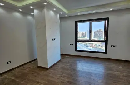 Office Space - Studio - 2 Bathrooms for rent in Rayhana Residence - Zahraa El Maadi - Hay El Maadi - Cairo