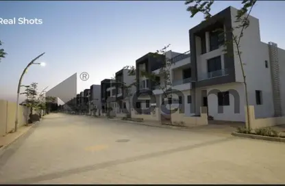 Villa - 3 Bedrooms - 3 Bathrooms for sale in Village West - Sheikh Zayed Compounds - Sheikh Zayed City - Giza