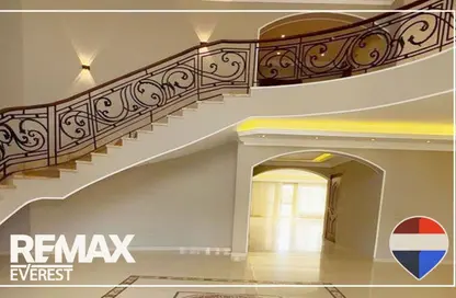 فيلا - 6 غرف نوم - 3 حمامات للايجار في غرب سوميد - مدينة 6 أكتوبر - الجيزة