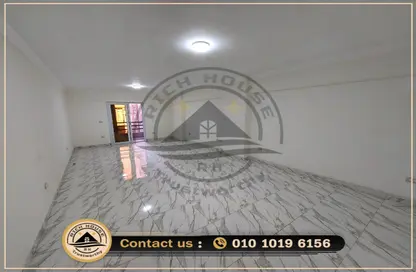 Apartment - 3 Bedrooms - 2 Bathrooms for rent in Port Said St. - Sporting - Hay Sharq - Alexandria