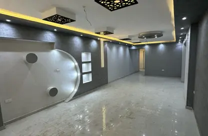 Apartment - 3 Bedrooms - 2 Bathrooms for sale in Al Lebeny Axis - El Mariouteya - Faisal - Hay El Haram - Giza