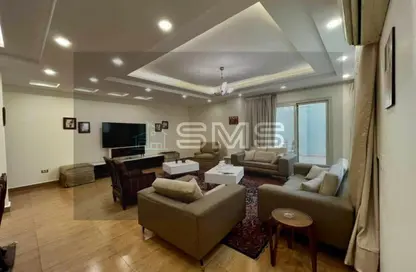 شقة - 3 غرف نوم - 1 حمام للايجار في شارع محمد زرد - المنطقة ه - حى جنوب الاكايمية - مدينة القاهرة الجديدة - القاهرة