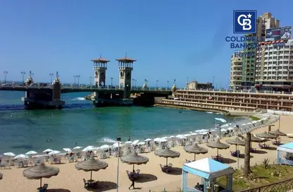 بناية كاملة - استوديو - 5 حمامات للبيع في كوبري استانلي - ستانلي - حي شرق - الاسكندرية