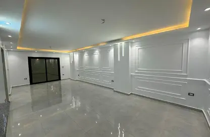 Office Space - Studio - 2 Bathrooms for rent in 10th Sector - Zahraa El Maadi - Hay El Maadi - Cairo