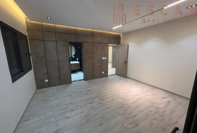 8233093 - صورة العقار 3