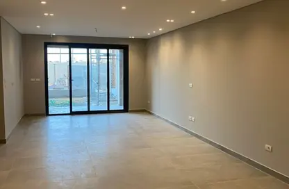 Apartment - 2 Bedrooms - 3 Bathrooms for sale in Royal City - Sheikh Zayed Compounds - Sheikh Zayed City - Giza