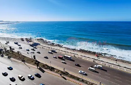شقة - 3 غرف نوم - 2 حمامات للبيع في طريق الجيش - كامب شيزار - حي وسط - الاسكندرية