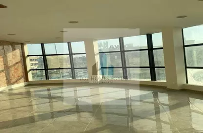 Office Space - Studio - 2 Bathrooms for sale in Street15 - District 4 - The 5th Settlement - New Cairo City - Cairo
