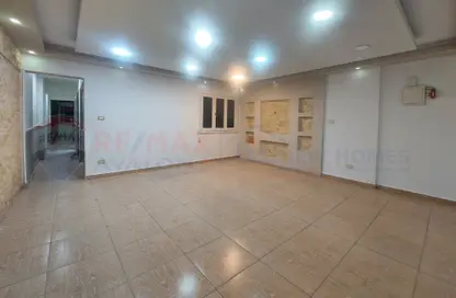 Office Space - Studio - 2 Bathrooms for rent in Janaklees - Hay Sharq - Alexandria