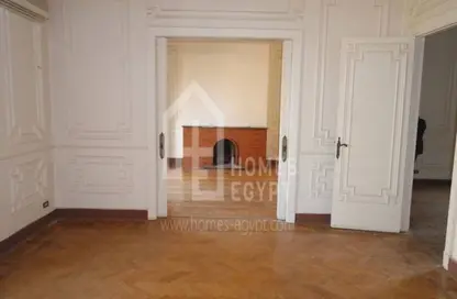 Apartment - 2 Bedrooms - 2 Bathrooms for rent in Al Kamel Mohamed St. - Zamalek - Cairo