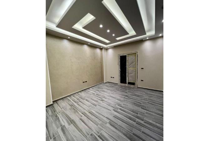 8421026 - Property Image 2