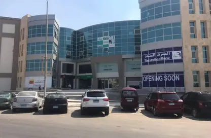 محل تجاري - استوديو - 1 حمام للايجار في كارجو مول - شارع الشباب - الشيخ زايد - الجيزة