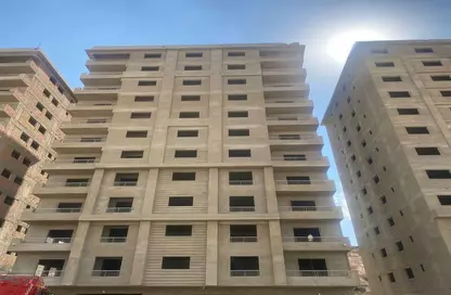 Apartment - 2 Bedrooms - 1 Bathroom for sale in Oasis District - Shorouk City - Cairo