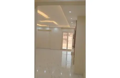 Office Space - Studio - 3 Bathrooms for rent in Mostafa Al Nahas St. - 6th Zone - Nasr City - Cairo