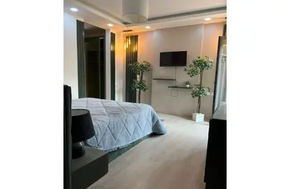 Apartment - 2 Bedrooms - 2 Bathrooms for sale in Fifth Square - The 5th Settlement - New Cairo City - Cairo