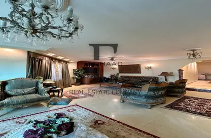 Apartment - 3 Bedrooms - 3 Bathrooms for sale in Al Mahdi Bin Baraka St. - Al Hadiqah Al Dawliyah - 7th District - Nasr City - Cairo