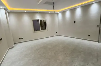 Apartment - 2 Bedrooms - 1 Bathroom for sale in Abou El Houl - New Cairo City - Cairo