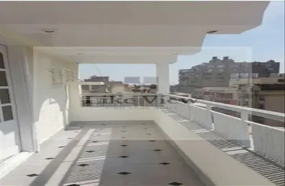 شقة - 3 غرف نوم - 3 حمامات للبيع في شارع الدكتور ميشيل باخوم - الدقي - الجيزة