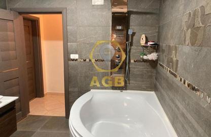 Apartment - 3 Bedrooms - 2 Bathrooms for sale in Street 268 - New Maadi - Hay El Maadi - Cairo