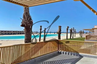 شاليه - 3 غرف نوم - 3 حمامات للبيع في سيشور - راس الحكمة - الساحل الشمالي