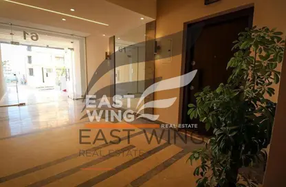 (بنتهاوس  (روف - 3 غرف نوم - 3 حمامات للبيع في مون ريزيدنس - فيفث سكوير - التجمع الخامس - مدينة القاهرة الجديدة - القاهرة