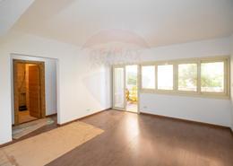 Apartment - 2 bedrooms - 1 bathroom for للبيع in Khaled Ibn Alwaleed St. - Al Maamoura - Hay Than El Montazah - Alexandria