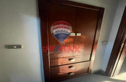 شقة - 4 غرف نوم - 5 حمامات للبيع في شارع سوريا - المهندسين - الجيزة