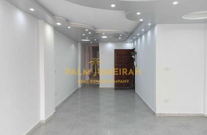 Apartment - 3 Bedrooms - 2 Bathrooms for sale in Khaled Ibn Alwaleed St. - Sidi Beshr - Hay Awal El Montazah - Alexandria