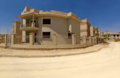 Villa - 5 Bedrooms - 5 Bathrooms for sale in 6 October Compounds - 6 October City - Giza
