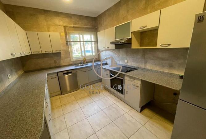 8232031 - Property Image 3