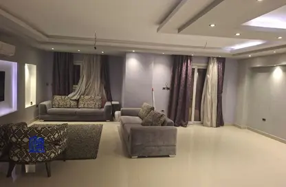 شقة - 3 غرف نوم - 2 حمامات للبيع في الحي العاشر - الشيخ زايد - الجيزة