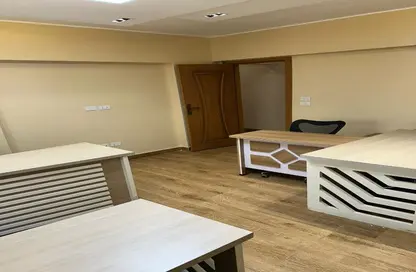 Office Space - Studio - 1 Bathroom for sale in Zahraa Al Maadi St. - Degla - Hay El Maadi - Cairo