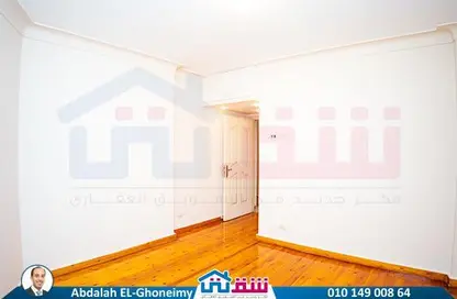 شقة - 3 غرف نوم - 2 حمامات للبيع في سموحة - حي شرق - الاسكندرية
