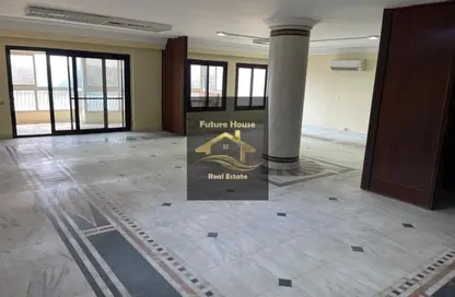 طابق كامل - استوديو - 4 حمامات للايجار في شارع كورنيش النيل - المعادي - حي المعادي - القاهرة