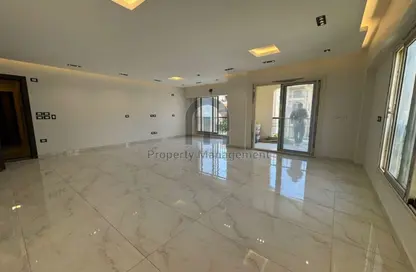 Apartment - 3 Bedrooms - 2 Bathrooms for rent in Stone Residence - 5th Settlement Compounds - The 5th Settlement - New Cairo City - Cairo