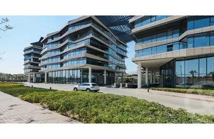 Office Space - Studio - 2 Bathrooms for sale in The Polygon - Sheikh Zayed Compounds - Sheikh Zayed City - Giza