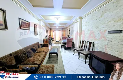 شقة - 3 غرف نوم - 1 حمام للايجار في طريق الجيش - كامب شيزار - حي وسط - الاسكندرية