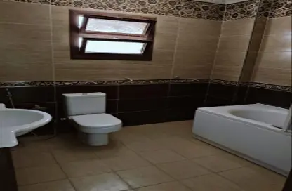 شقة - 3 غرف نوم - 2 حمامات للبيع في شارع احمد فخري - المنطقة السادسة - مدينة نصر - القاهرة