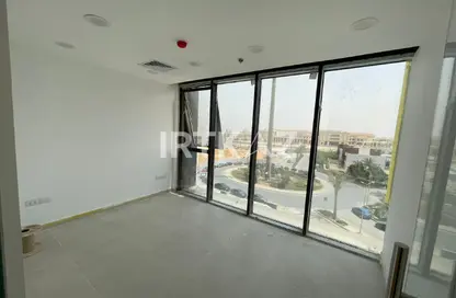 Office Space - Studio - 1 Bathroom for rent in Hyde Park Business District Mall - South Teseen St. - The 5th Settlement - New Cairo City - Cairo